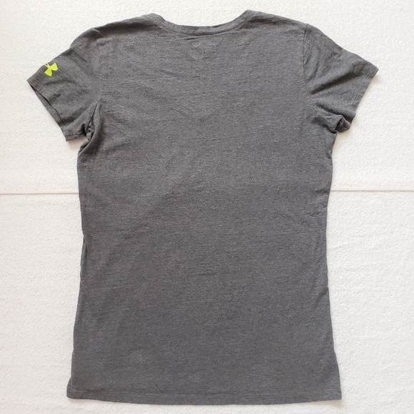 🐱Under Armour Semi Fitted Graphic Tee - Picture 2 of 3